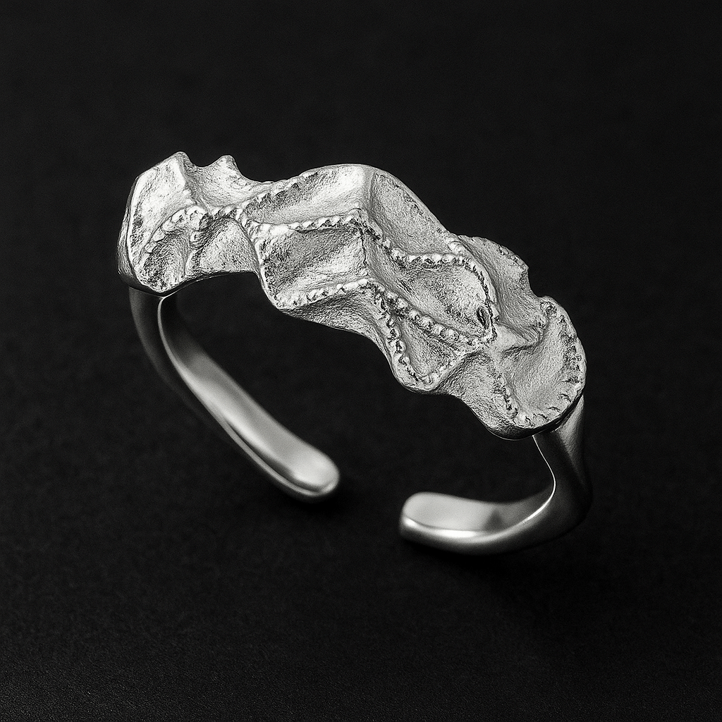 VV000000004 - S - A - R - Scoria Crest Ring - Velora Vie