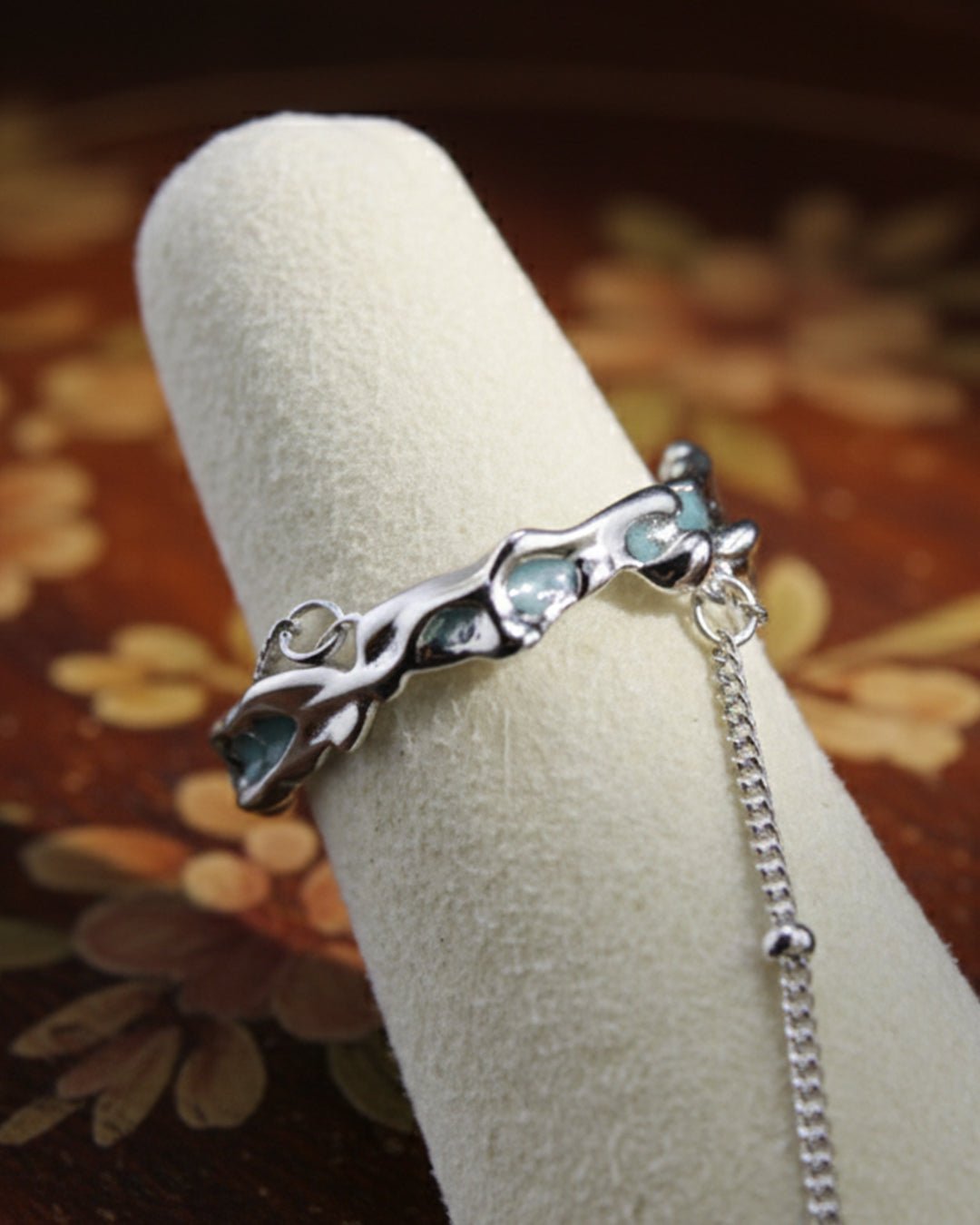 VV000000010 - S - A - R - Thornlink Heirloom Ring - Velora Vie