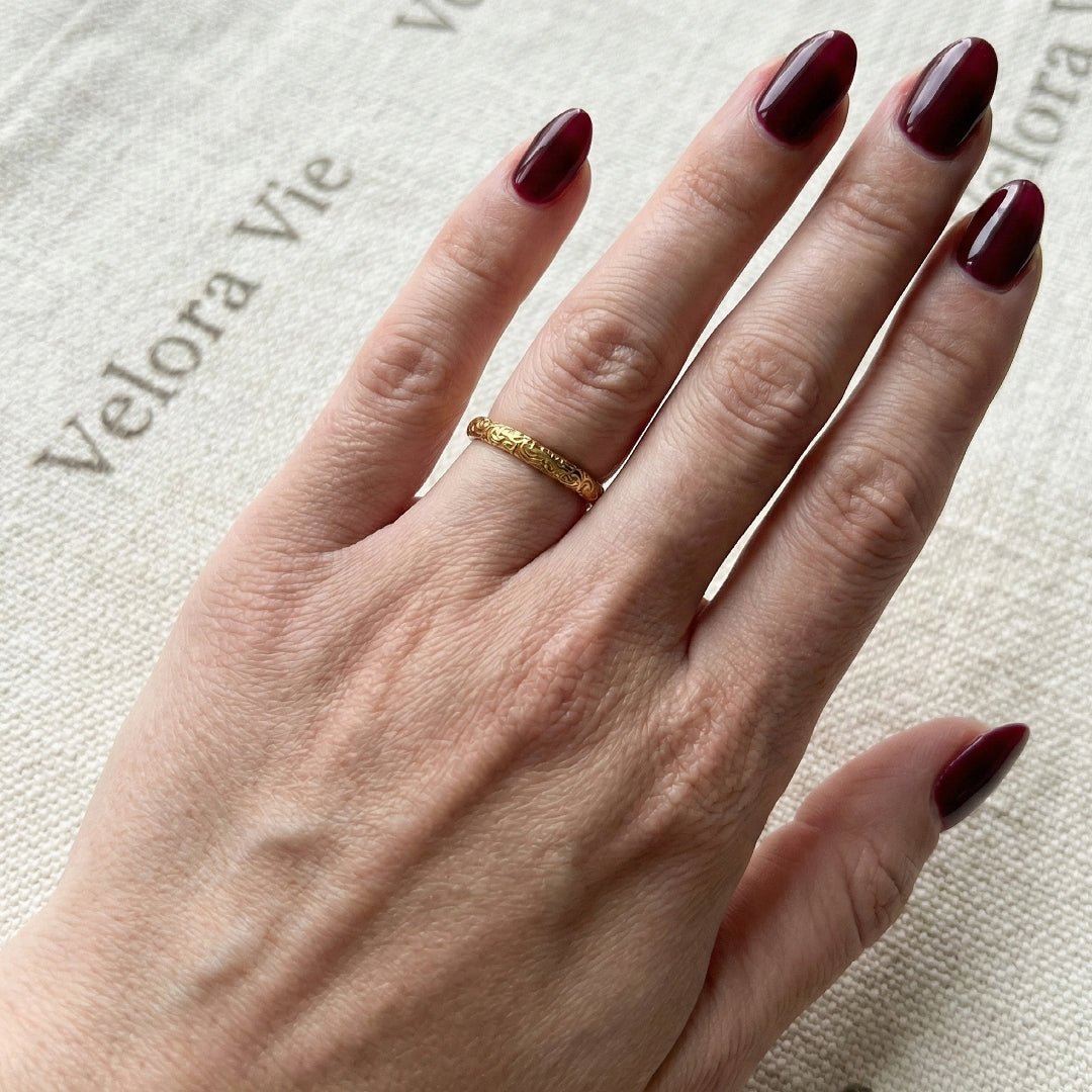 VV000000003-S-A-18KG - Dynasty Sigil Ring - Velora Vie