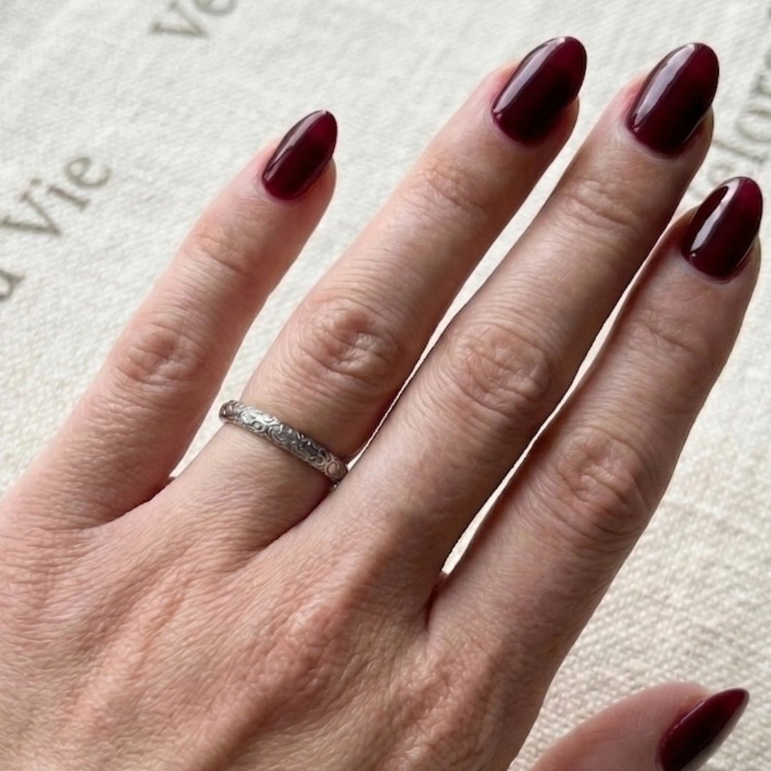 VV000000003-S-A-18KG - Dynasty Sigil Ring - Velora Vie