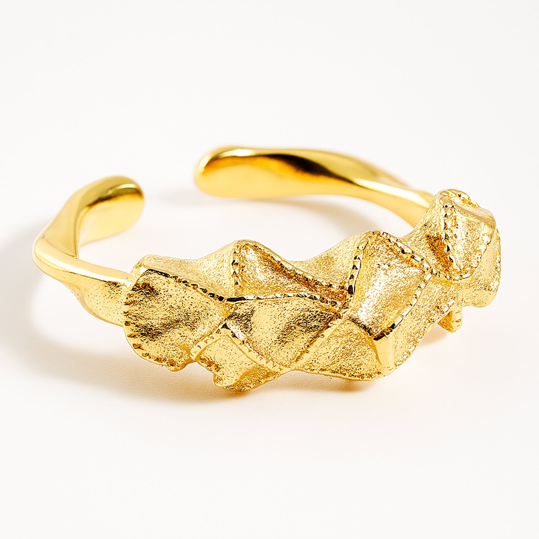 VV000000004 - S - A - 18KG - Scoria Crest Ring - Velora Vie
