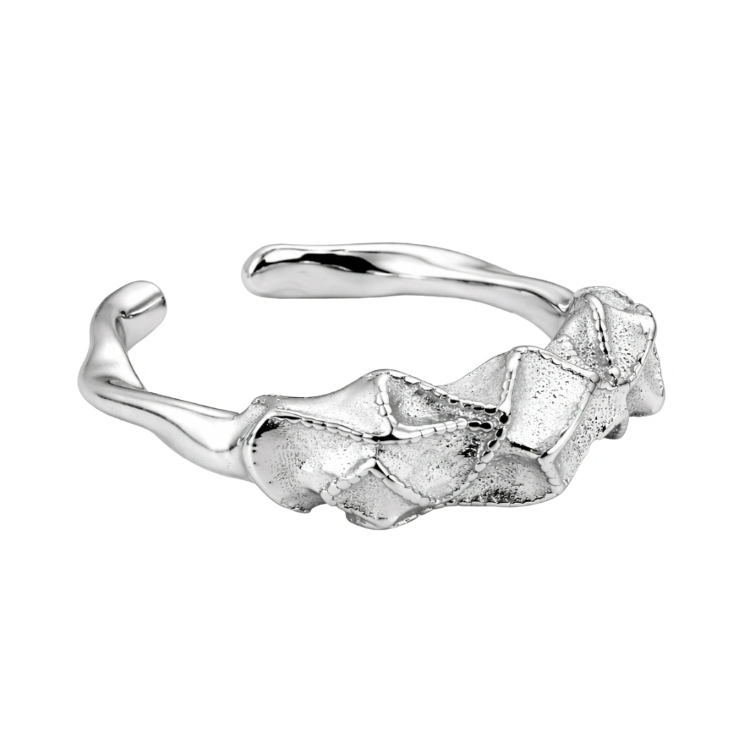 VV000000004-S-A-18KG - Scoria Crest Ring - Velora Vie