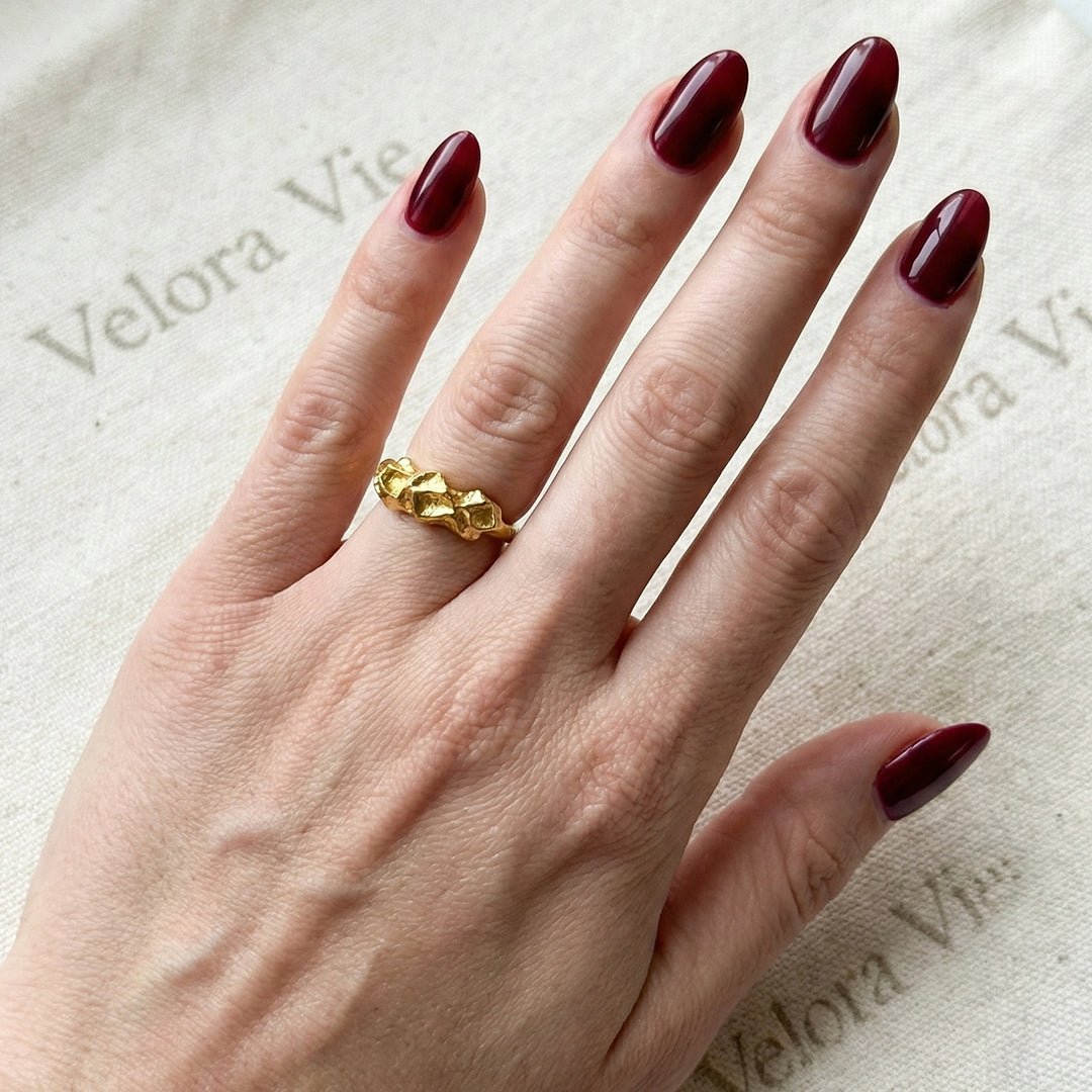 VV000000004-S-A-18KG - Scoria Crest Ring - Velora Vie