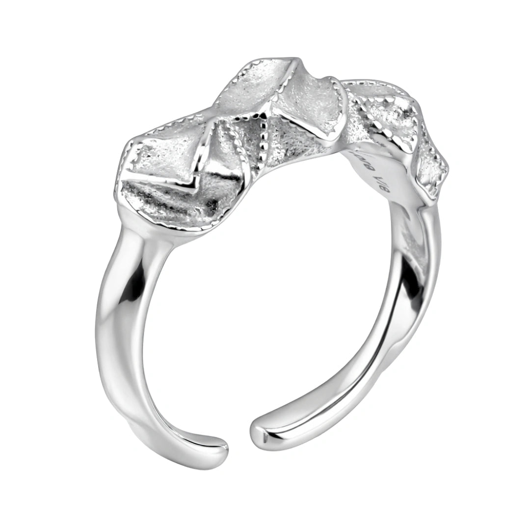 VV000000004-S-A-18KG - Scoria Crest Ring - Velora Vie