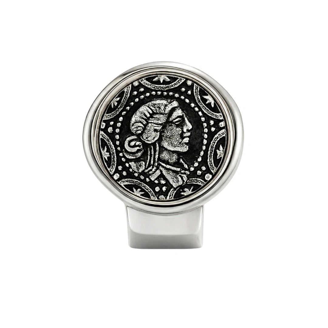 VV000000012-S-18K - Sovereign Seal Stud Earrings - Velora Vie