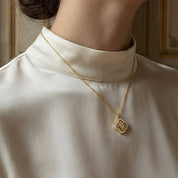 VV000000026-S-18KG - Crownclover Necklace - Velora Vie